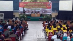 Asisten Teritorial gelar kegiatan Sosial Komunikasi TNI dan Masyarakat di Gor Apang Semangai Sintang