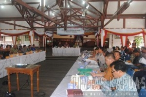 konsultasi publik penyusunan RTRW Kabupaten Sintang tahun 2015-2035 di Pendopo Bupati Sintang