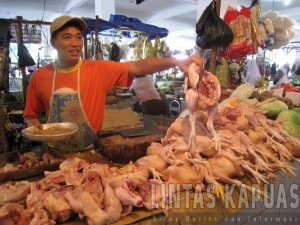 selama Ramadhan, Masyarakat dituntut agar waspada dalam membeli daging ayam.jpg