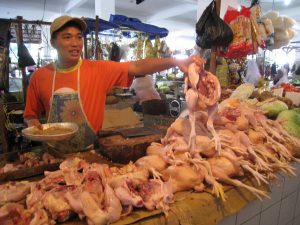 Harga Daging ayam di pasar Junjung Buih Sintang mengalami kenaikan harga jelang Ramadhan
