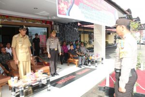 Gelar pasukan Operasi Kepolisian Lilin Kapuas 2016 dipimpin langsung oleh Bupati Sintang, Jarot Winarno 