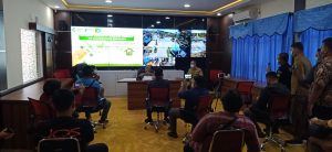 Bupati Sintang, Jarot Winarno Didampingi Kepala Dinas Kesehatan dan Direktur Rumah Sakit Ade M Djoen Sintang Gelar Pers Release perkembangan Penyebaran Virus Covid 19 Dikabupaten Sintang