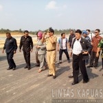 Anggota DPRD Provinsi kalbar didampingi Bupati sintang, Milton Crosby tinjau sejumlah fasilitas Pendukung PKR (2)