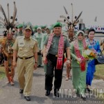Bupati sintang, Milton Crosby, Sambut Komandan Korem 121 ABW Sintang yang baru di Bandara susilo Sintang