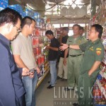 Pasca Kenaikan BBM, tim Disperindagkop-Ukm Kabupaten Sintang gelar sidak kenaikan harga sembako.