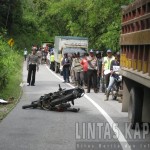 Jalan Sintang-Pontianak tepatnya diwilayah Desa Lengkenat Kec. sei tebelian merupakan daerah rawan kecelakaan lalu lintas