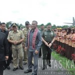 Menteri Pertahanan RI, Ryamizard Ryacudu Kunjungi wilayah perbatasan Sintang.