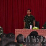 Danrem 121AWB memberikan pengarahan kepada Anggotanya