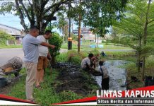 Dinas PUTR Ketapang Gerak Cepat Bersihkan Drainase Titik Rawan Banjir