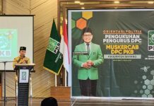 Bupati Sintang Tekankan Politik Santun: Berlawanan Bukan Berarti Harus Bermusuhan