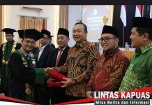 Bupati Ketapang Ajak Lulusan STAI Al-Haudl Amalkan Ilmu untuk Masyarakat